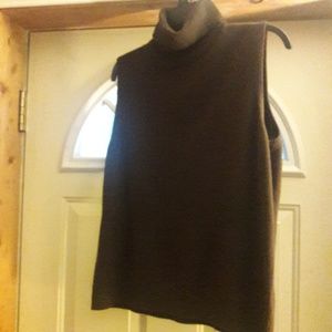Sleeveless Turtleneck
